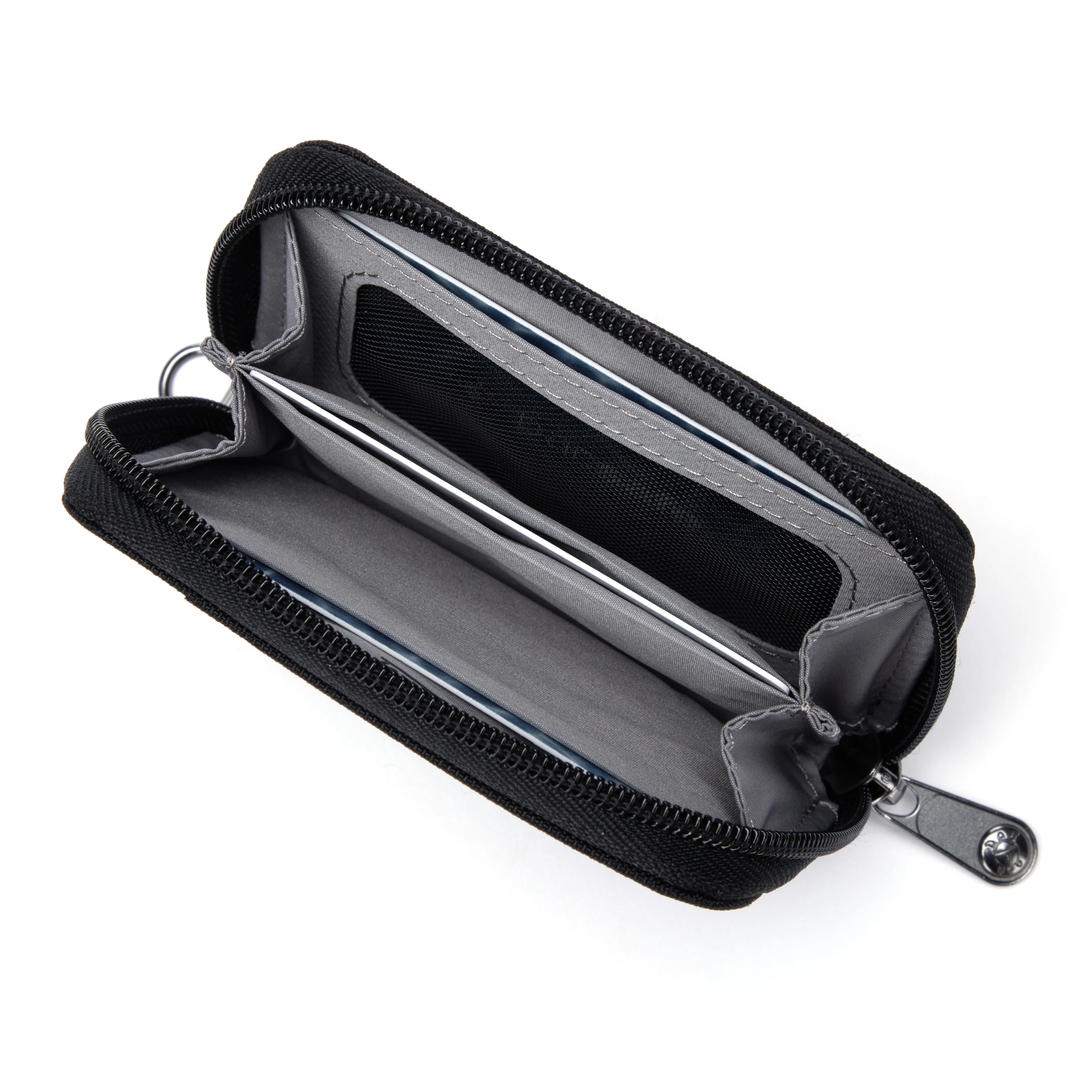 Pacsafe® RFIDsafe™ RFID blocking card wallet - Image 17