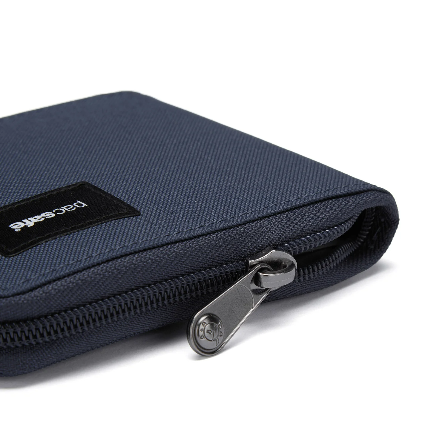 Pacsafe® RFIDsafe™ RFID blocking zip around wallet - Image 39